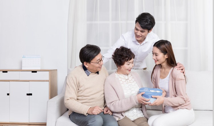 德萊寶吊頂|“圣誕老人”也會老，暖暖守護(hù)過寒冬！